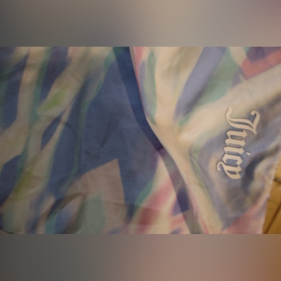 Juicy Couture Women’s Athletic Shorts – Pastel Watercolor Print - Picture 3 of 4